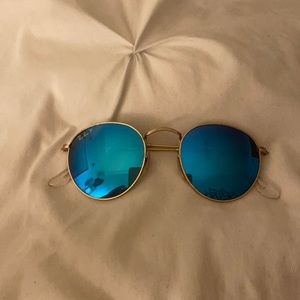 Round Blue Ray Bans